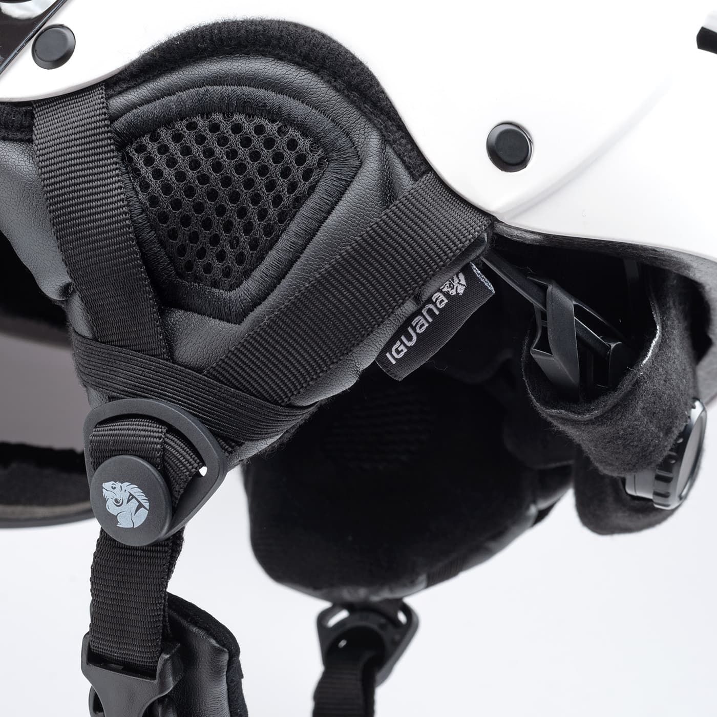 Kask ochronny IBRON z regulacją i wentylacją 5