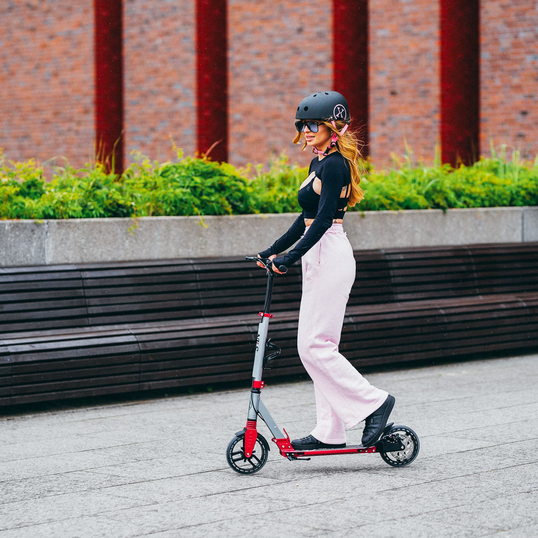 Hulajnoga LED HM122T z hamulcem tarczowym Nils Extreme różowa 3