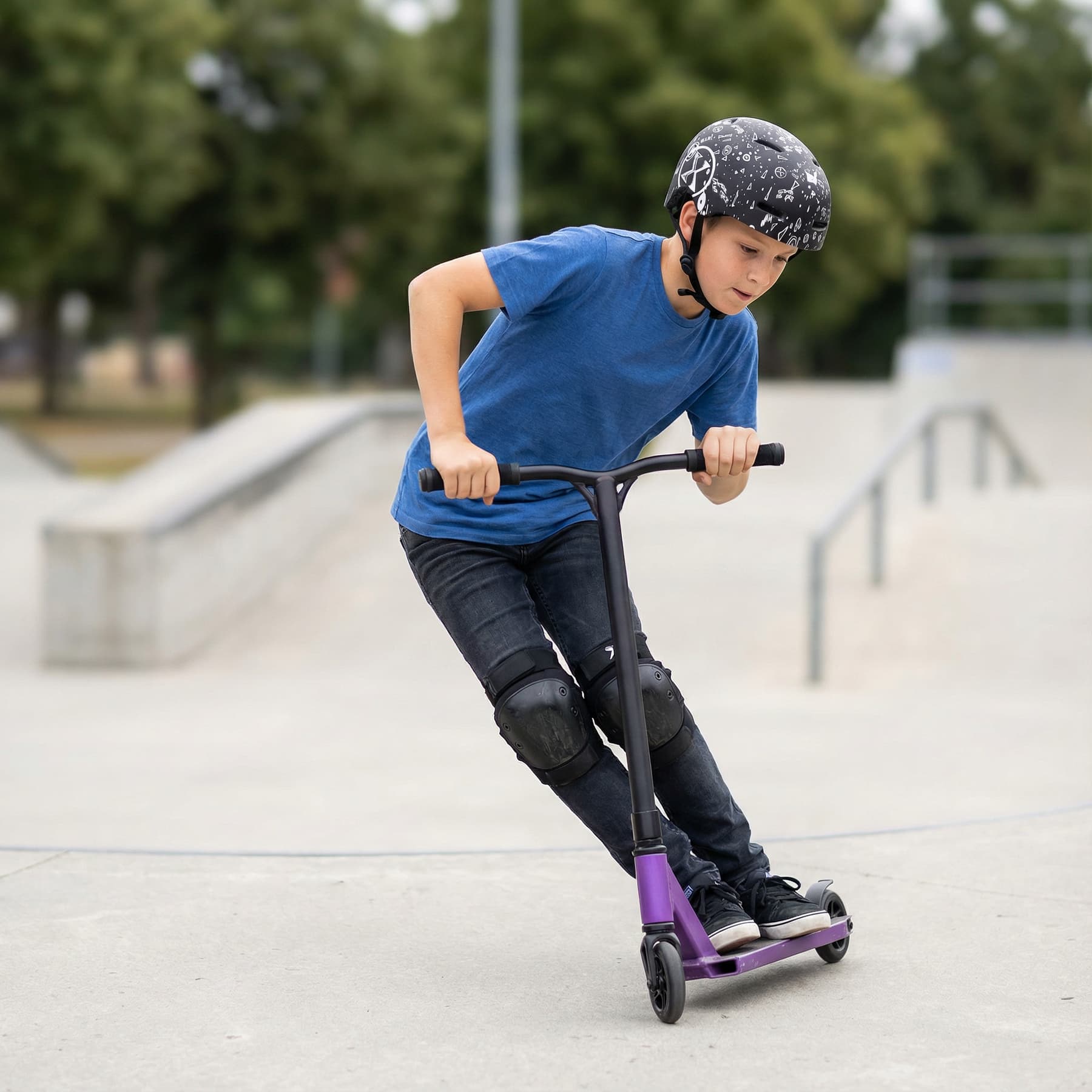 MT311 KASK CZARNY M(55-58CM) NILS EXTREME 4