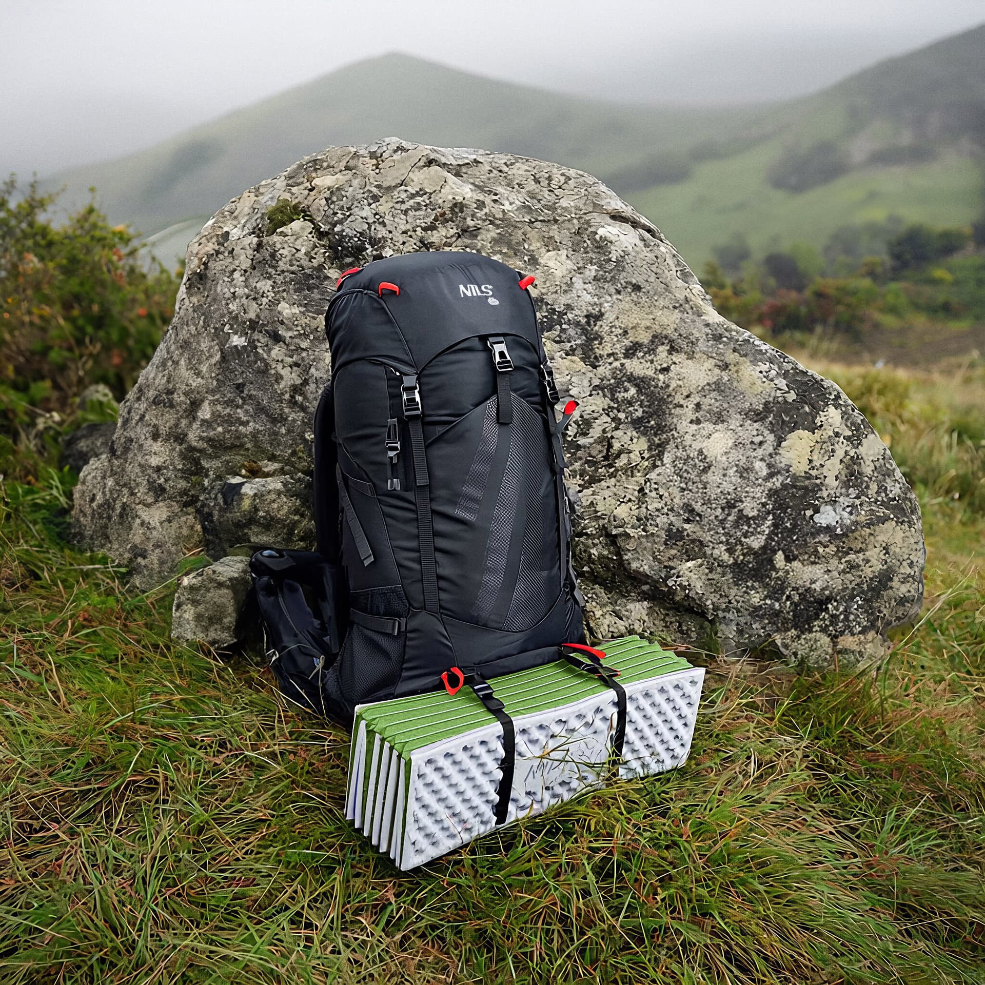 Karimata składana turystyczna z podbiciem aluminiowym i pianką XPE 195 cm Nils Camp 2