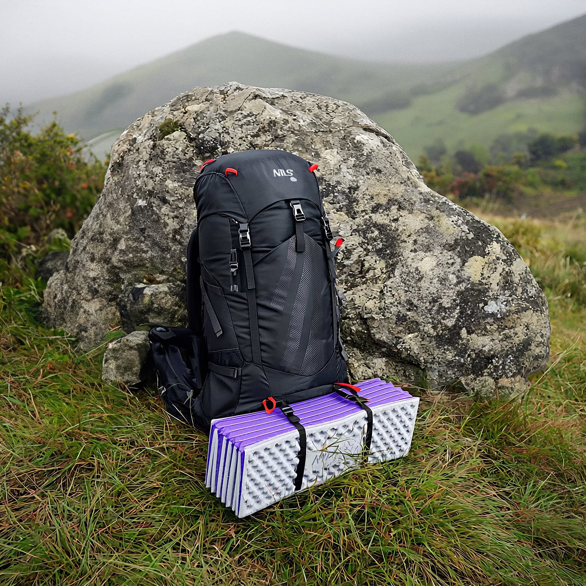 Karimata składana turystyczna z podbiciem aluminiowym i XPE 195 cm fioletowa Nils Camp 2