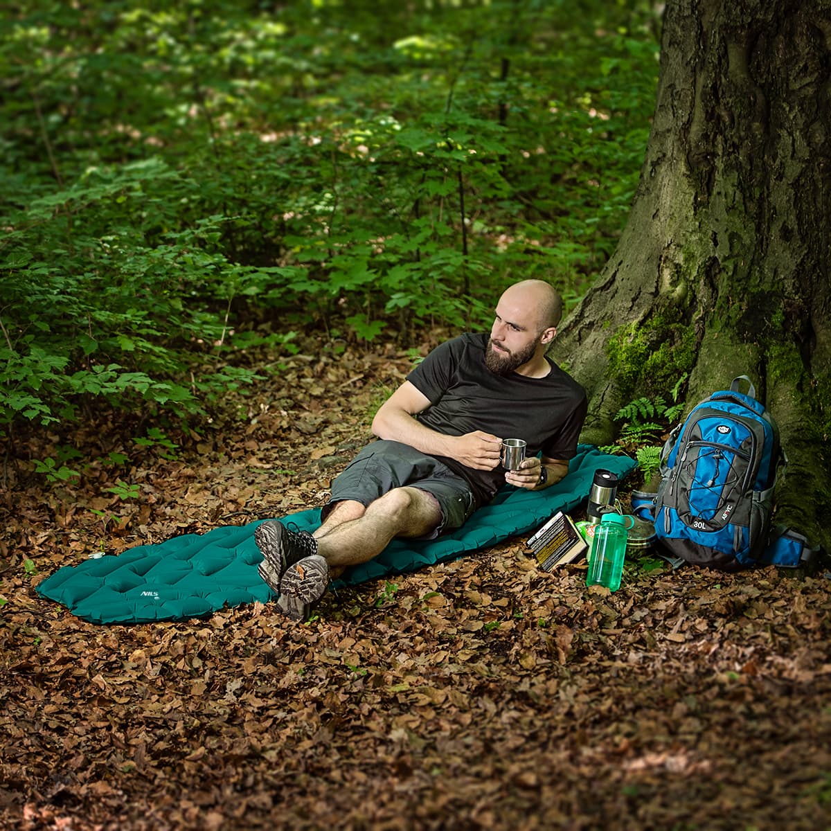Ciemnozielona mata turystyczna Nils Camp 193 x 56 cm 4