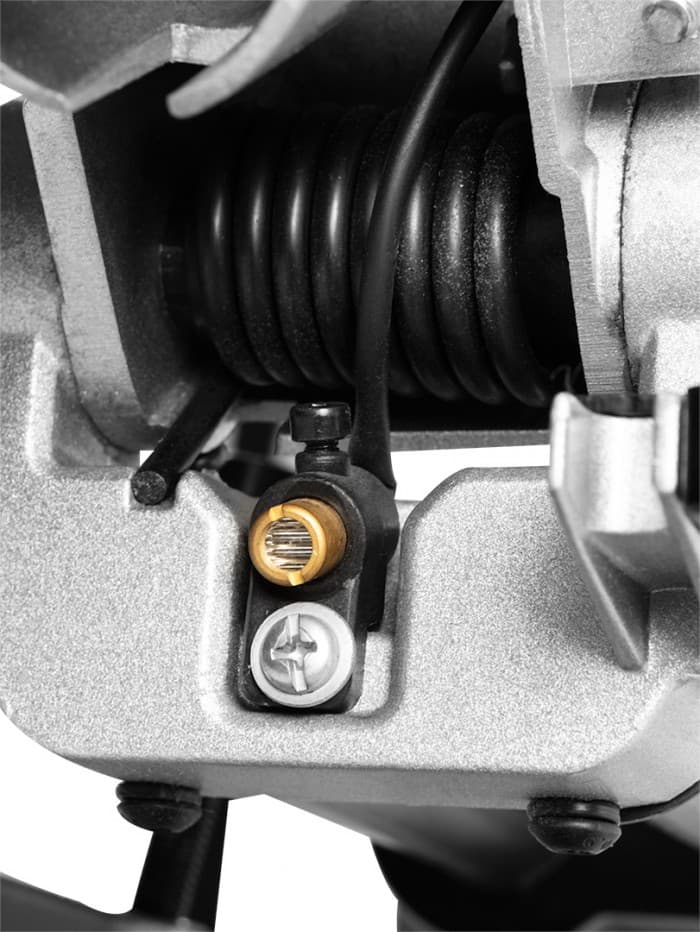 Pilarka ukosowa Energy+ 18V tarcza 210 mm bez akumulatora 8