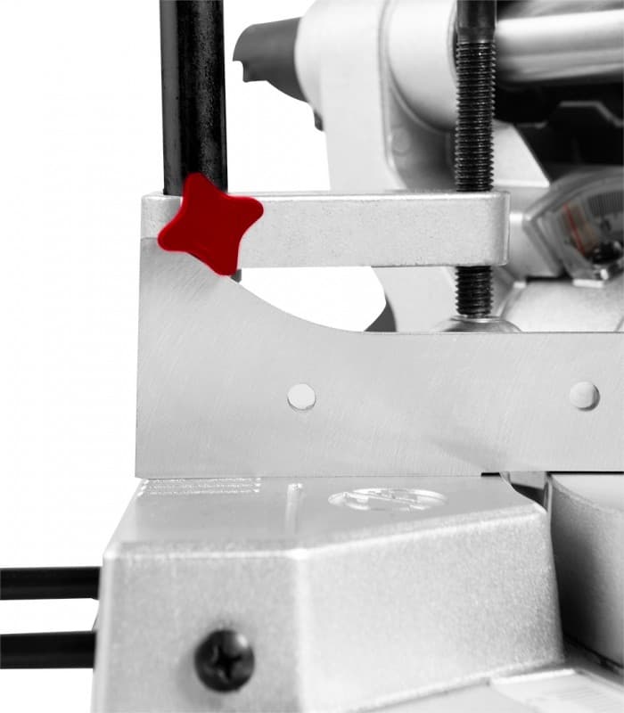 Pilarka ukosowa Energy+ 18V tarcza 210 mm bez akumulatora 4