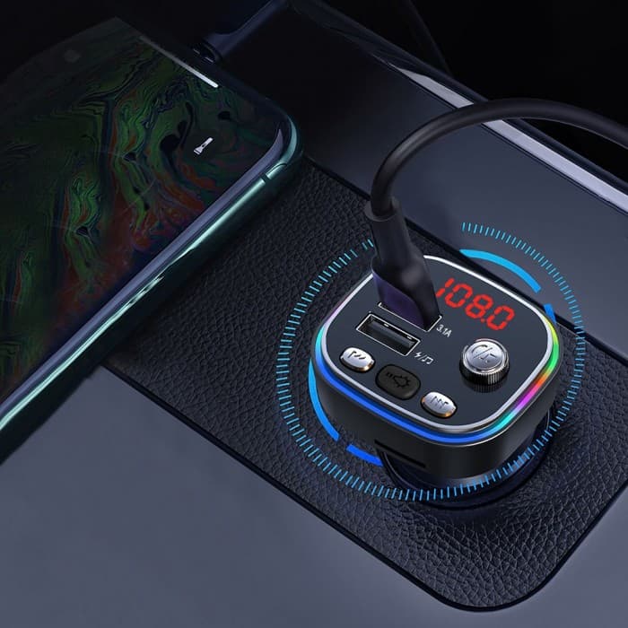 Transmiter samochodowy FM Bluetooth USB 3.1A z podświetleniem RGB 9