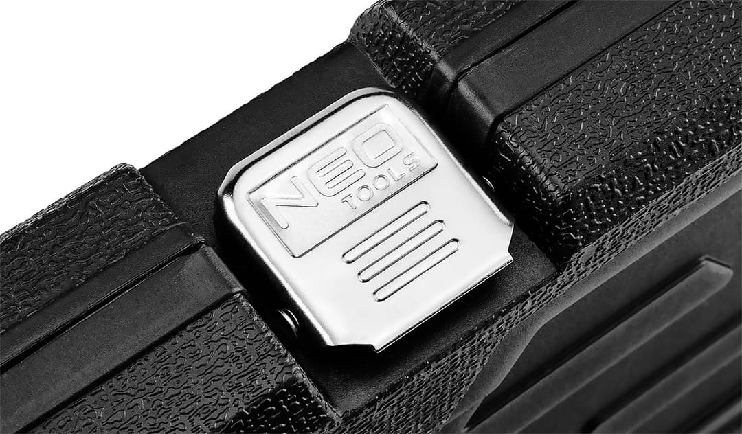 Zestaw kluczy nasadowych 1/4 cala 20 sztuk z satynowym wykończeniem 9