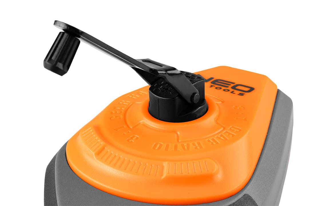 Sznurek traserski 3:1 z obudową plastikową i kredą niebieską 7