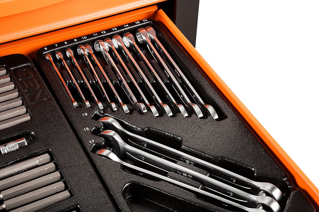 Szafka warsztatowa NEO TOOLS z 5 szufladami i 117 narzędziami 7