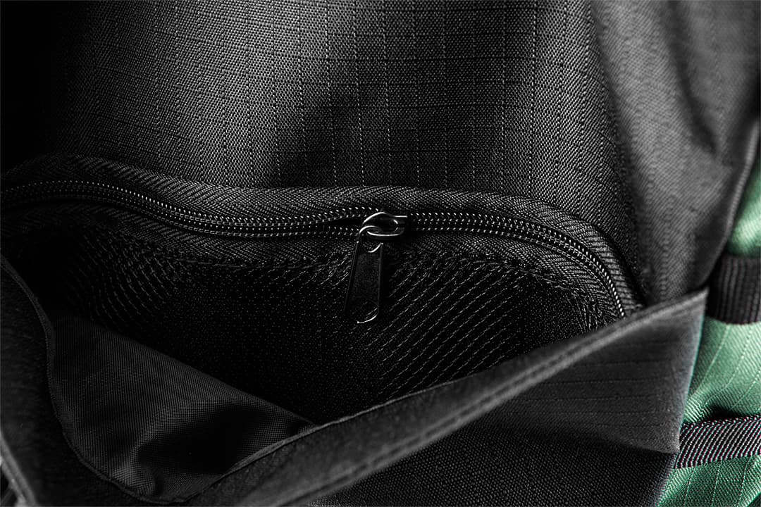 Plecak turystyczny NEO TOOLS 30 litrów 9