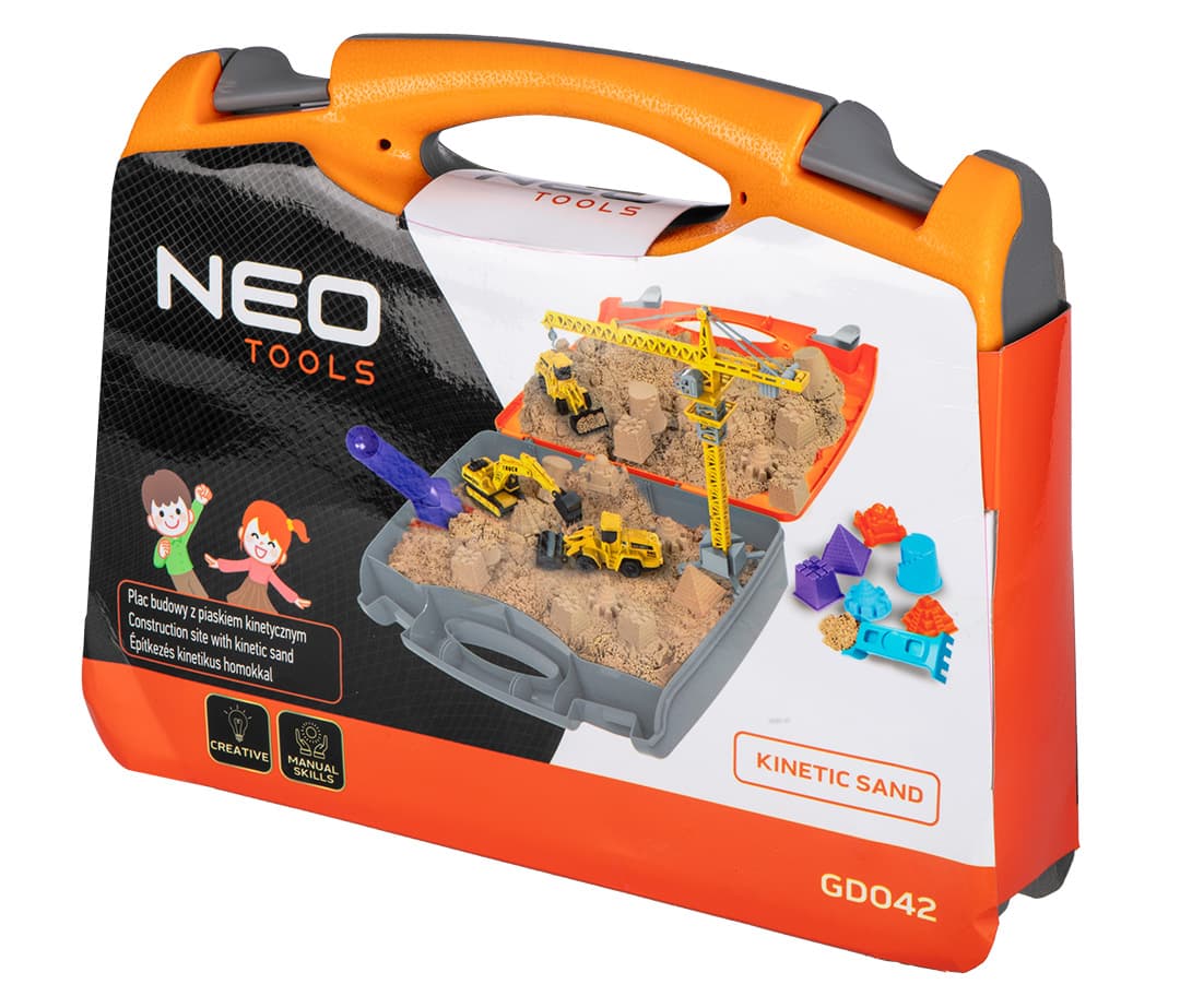 Plac budowy z piaskiem kinetycznym w walizce 6