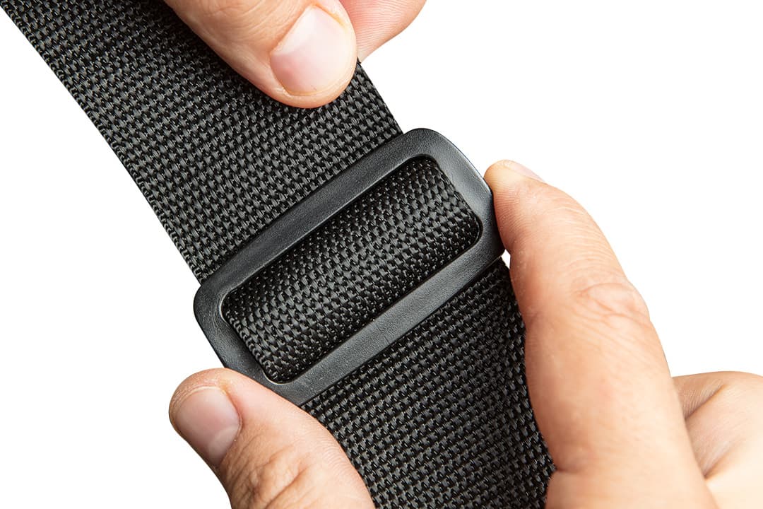 Pas ogrodowy z sześcioma kieszeniami i regulowanym obwodem 4