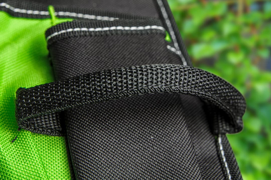 Pas ogrodowy z sześcioma kieszeniami i regulowanym obwodem 6