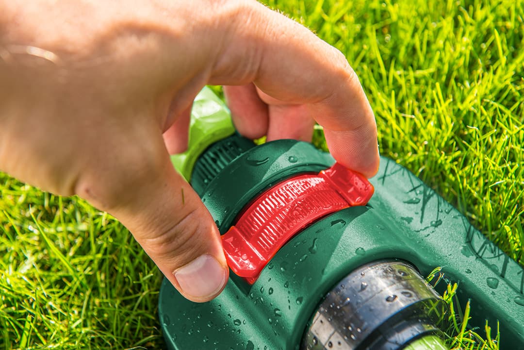 Zraszacz oscylacyjny do nawadniania powierzchni 13 x 18 m 4