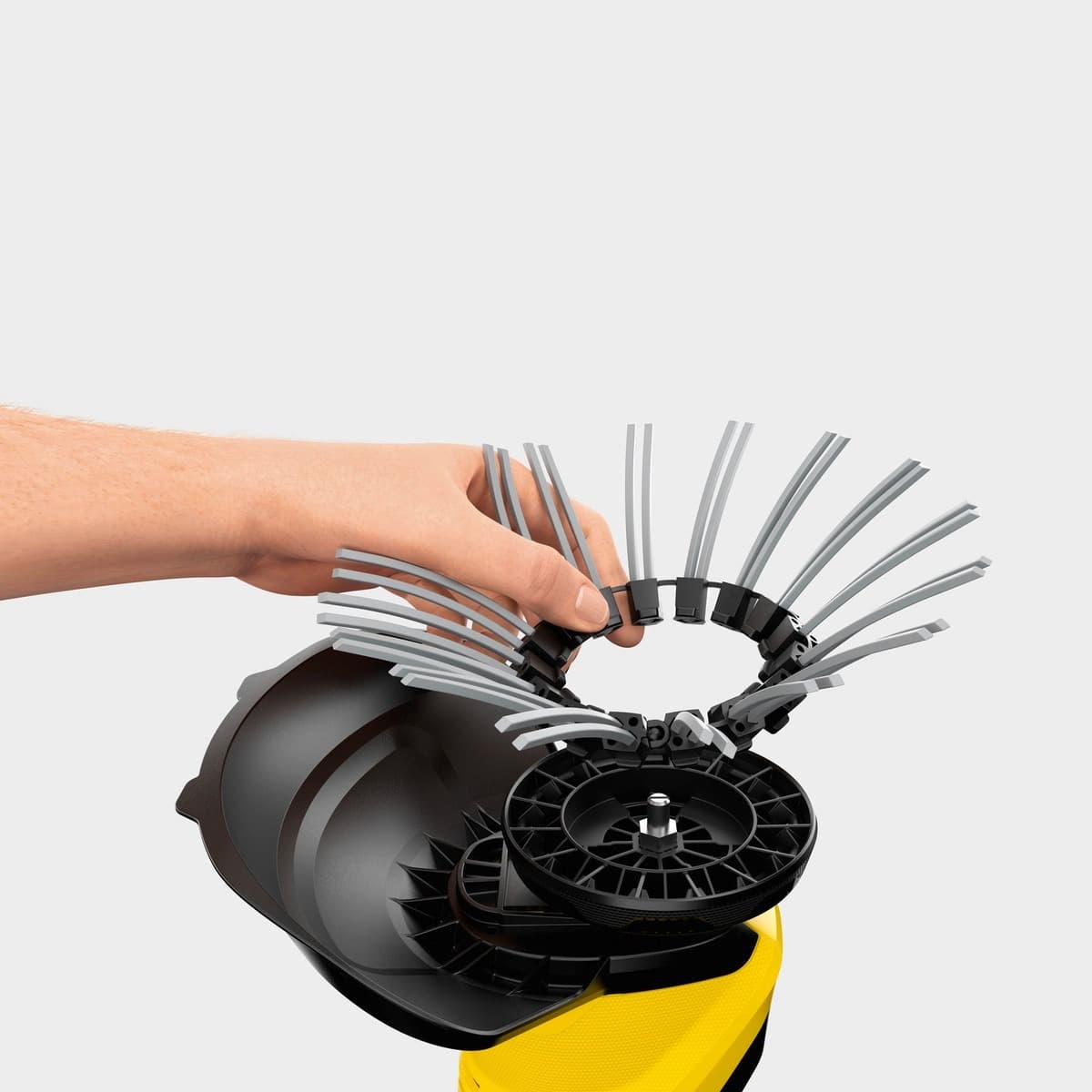 Akumulatorowy wycinak do chwastów Karcher WRE 18-55 z zestawem akumulatorowym