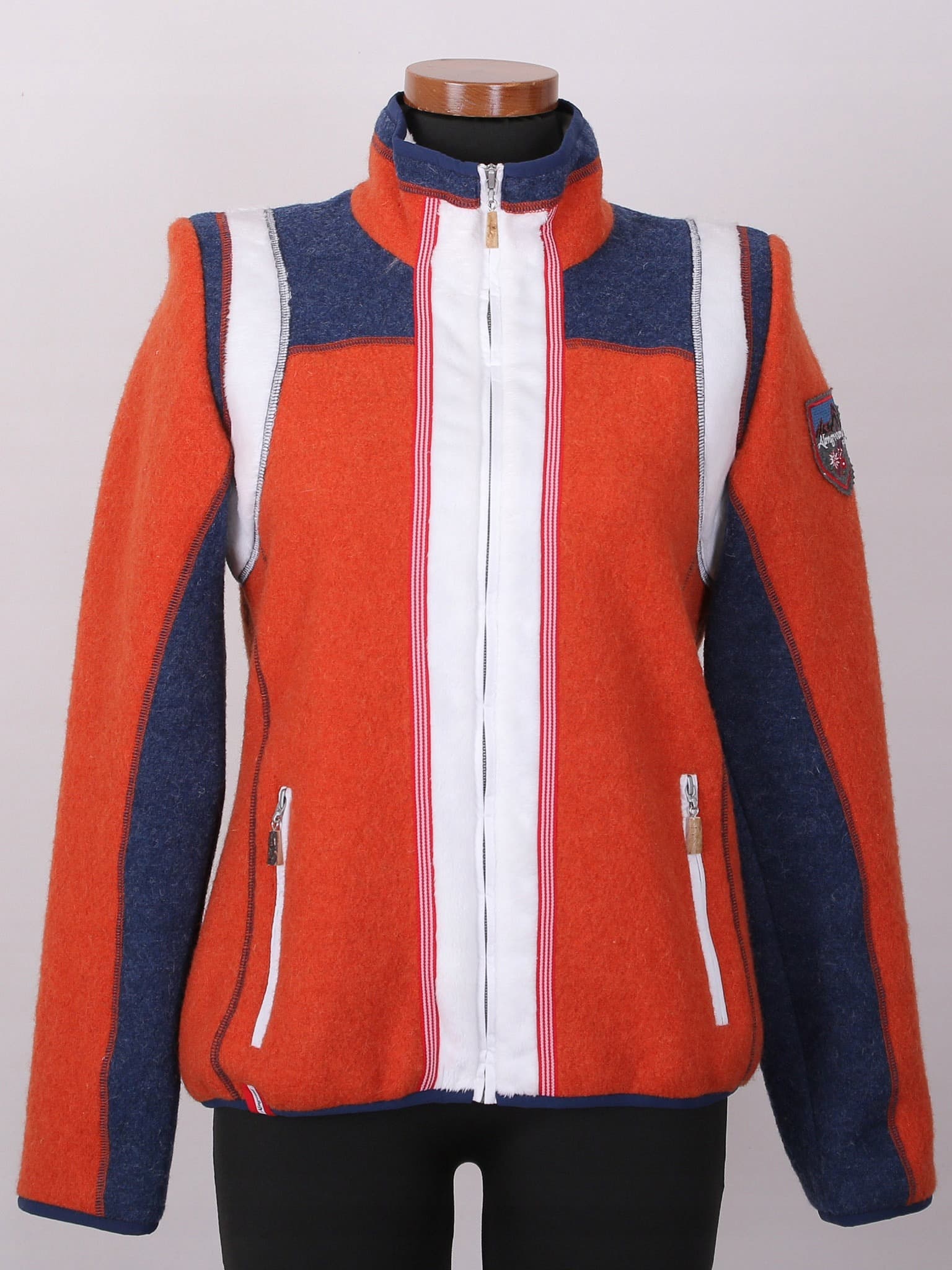 Bluza damska w alpejskim stylu rozmiar 38, beżowa