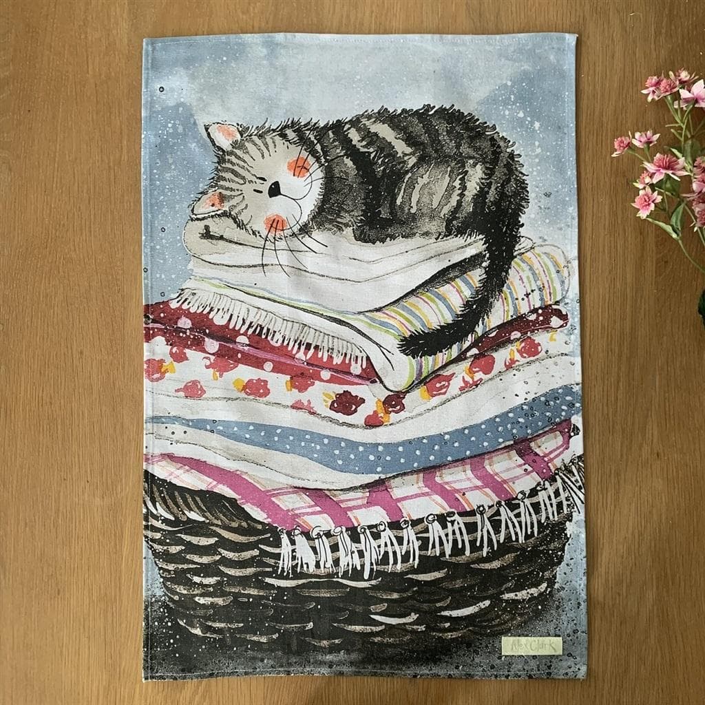 Ręcznik kuchenny bawełniany Kot na koszu z praniem 45 x 65 cm